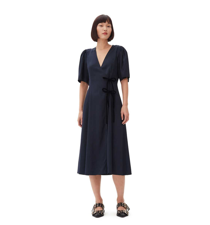 GANNI F9577 Viscose Twill Wrap Midi kjole - blå